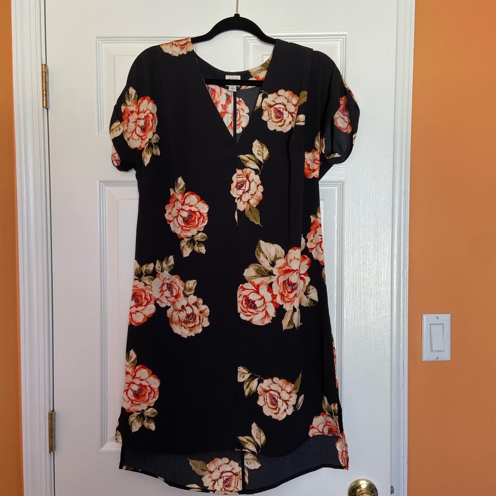 Floral A New Day Shift Dress with bronze button detail. Lightly worn. Size S